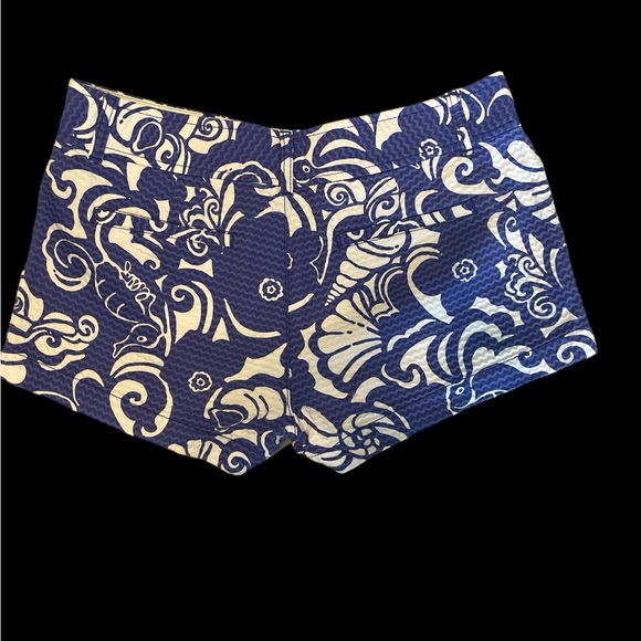 Lilly Pulitzer Blue/White shorts 🌼 Size 4 🌼 The Walsh Short - Picture 4 of 4